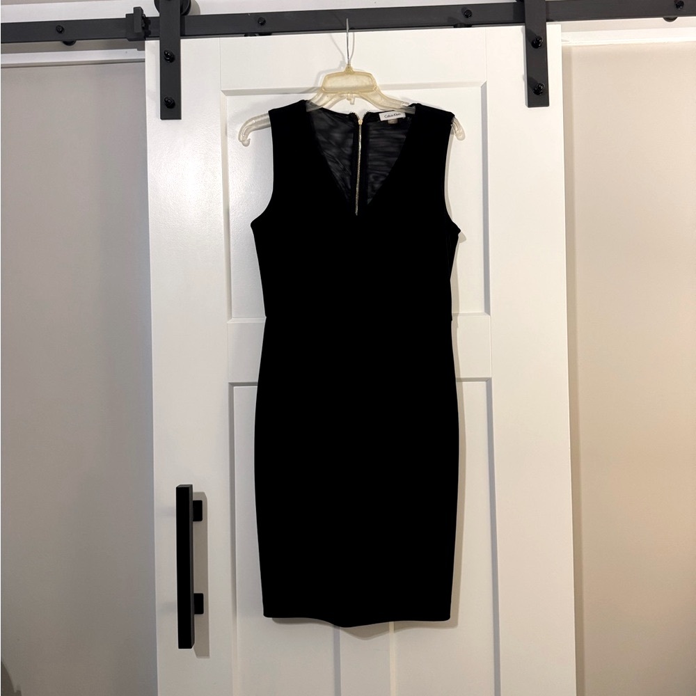 Calvin Klein Elegant Black Sleeveless Dress
